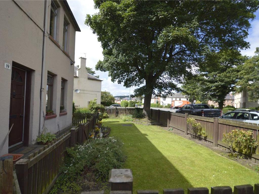 Bright & Cozy In Edinburgh,murrayfield Stadium,airport And Near To Center With Free On Street Parking Edinburgh